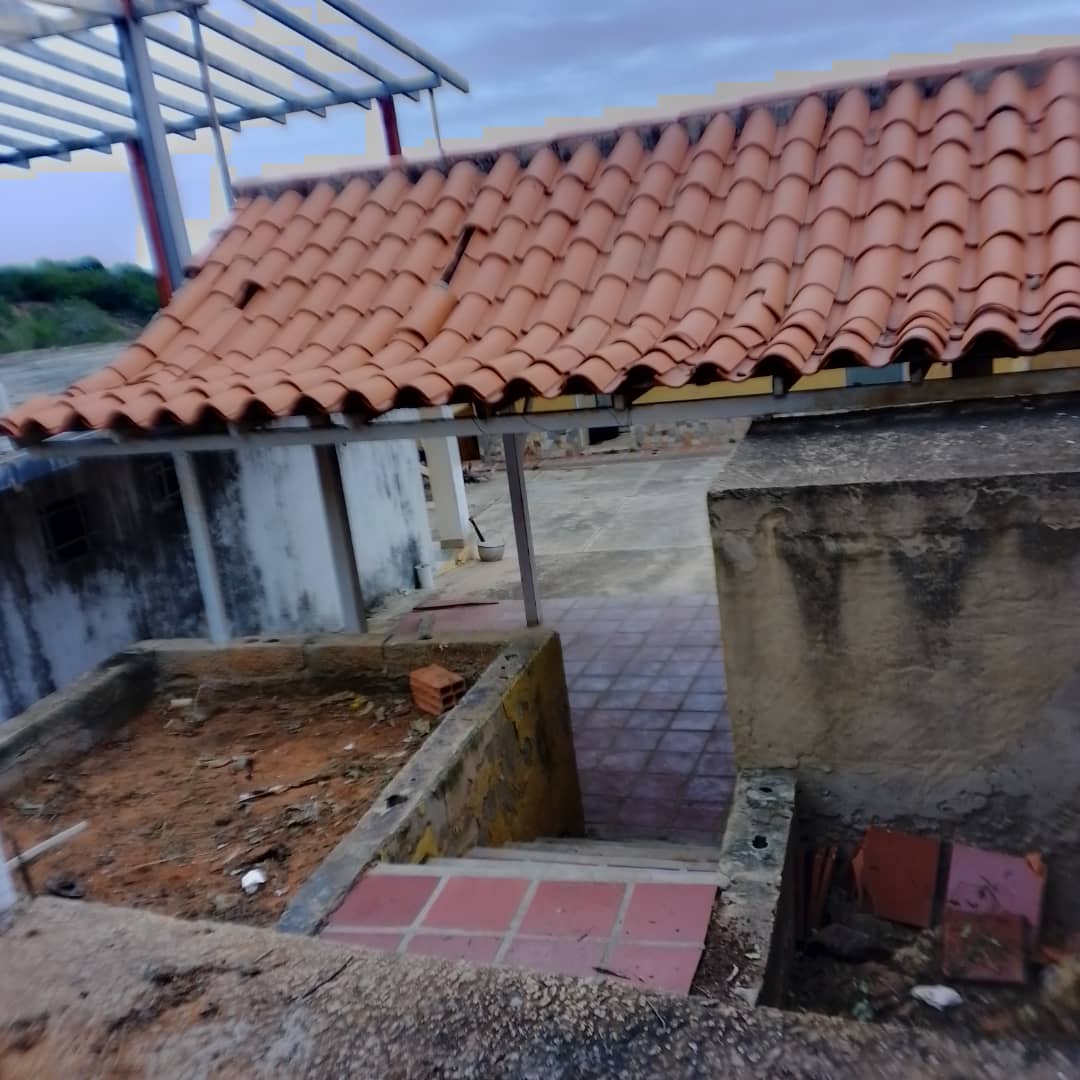 IMPORTANTE LOTE DE TERRENO CON  BIENECHURÍAS PARA DESARROLLO TURISTICO